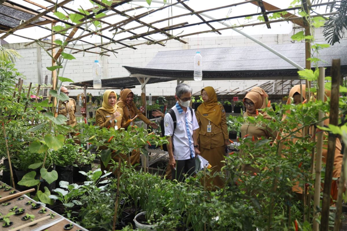 Gerakan menanam sayur ASN di Pontianak upaya ikut mencegah inflasi