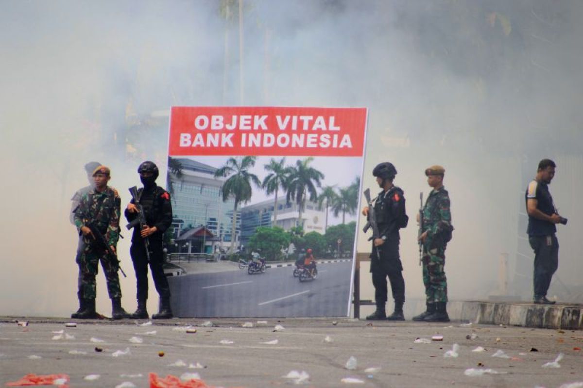 PARADE FOTO - Melihat kesiapan pengamanan Pemilu 2024 di Riau
