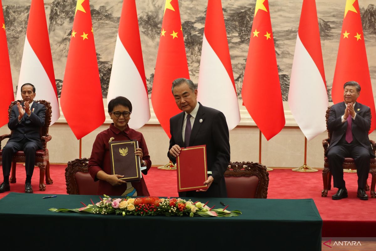 Jokowi dan Xi Jinping saksikan penandatanganan 10 MoU