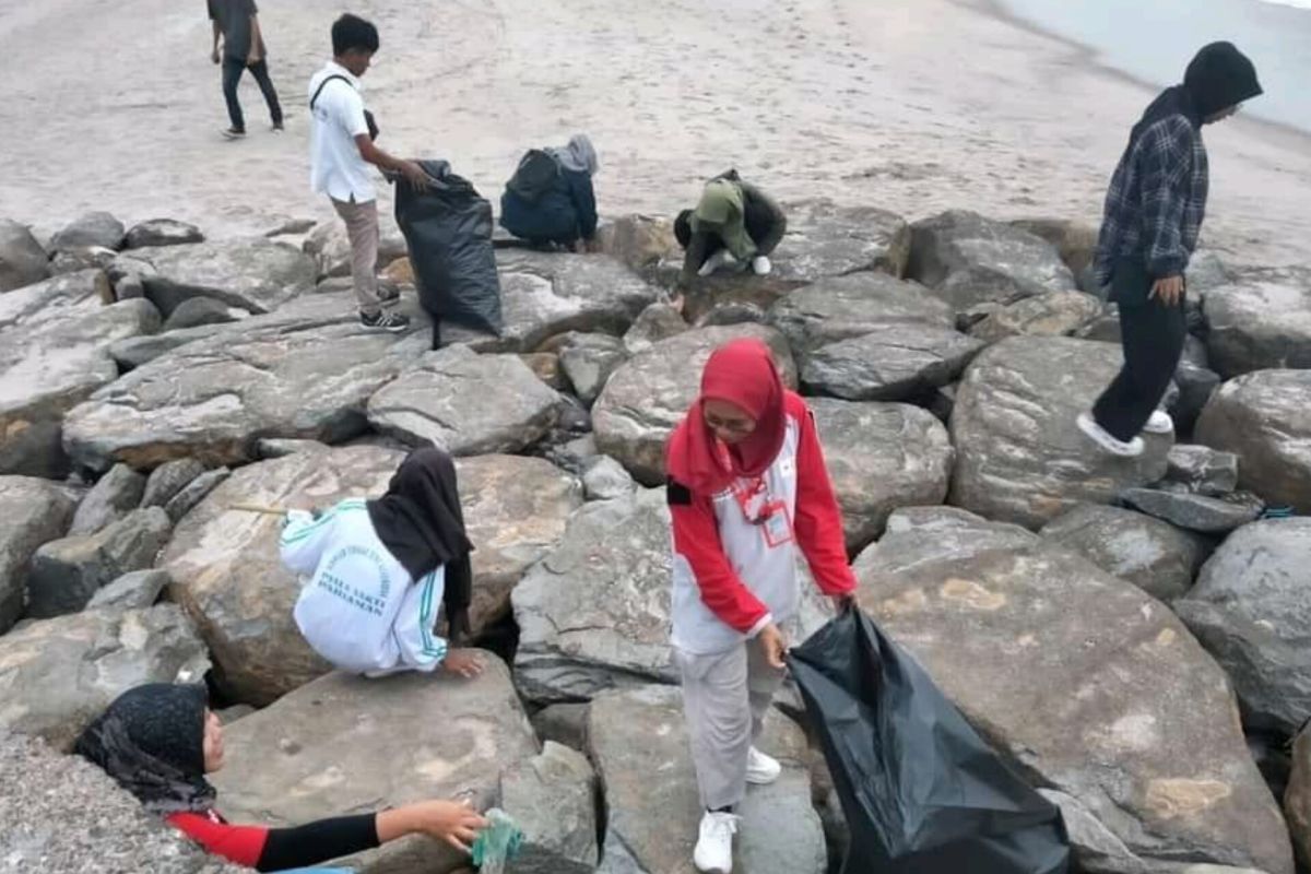 Pemkot Pariaman minta seluruh pihak jadi kontributor kebersihan pariwisata