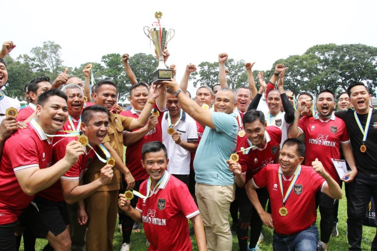 Pemkot Medan terbaik di pertandingan persahabatan sepakbola Komwil I Apeksi