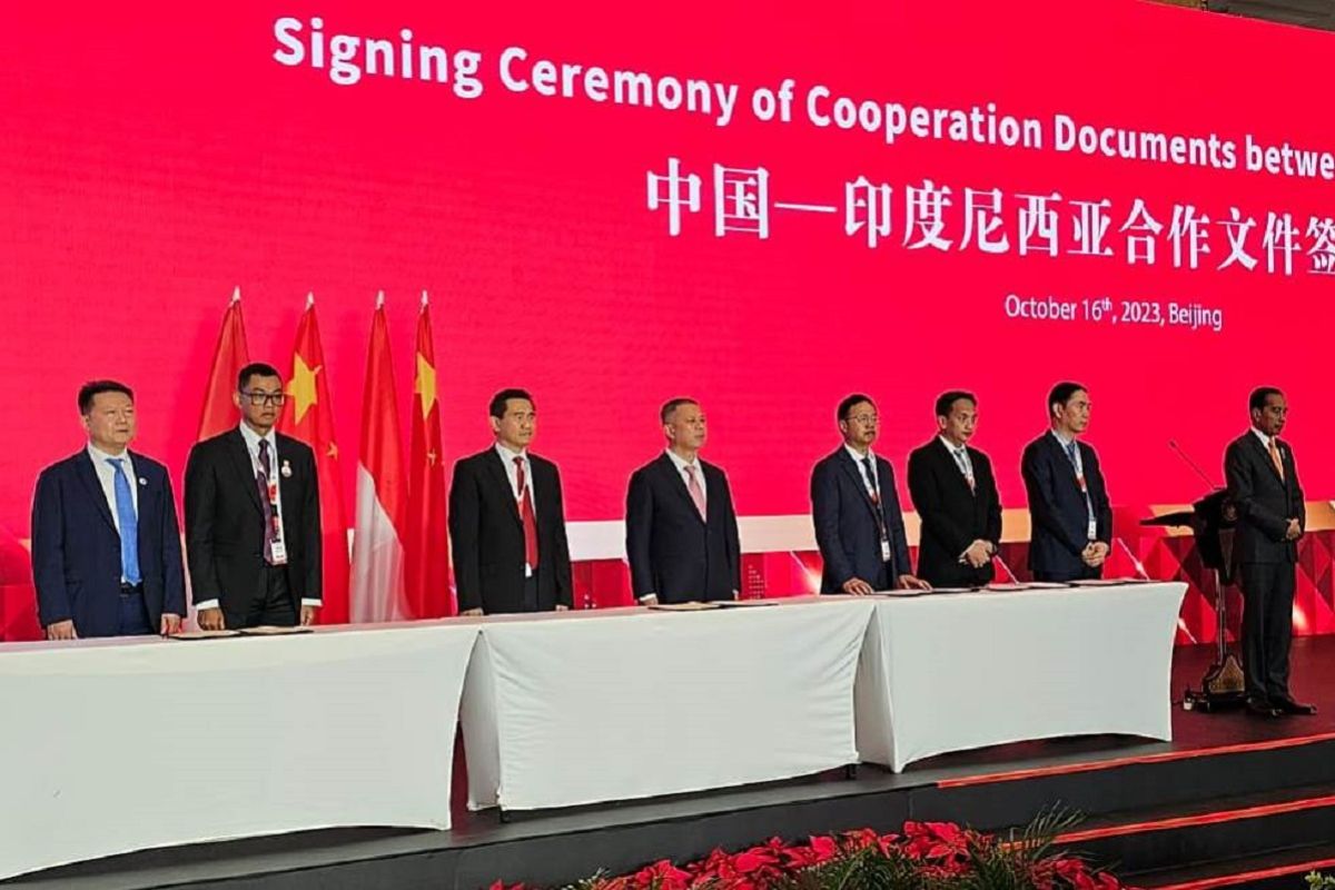 Presiden Jokowi saksikan kesepakatan kerja sama PLN dengan 9 perusahaan di ICBF China 2023