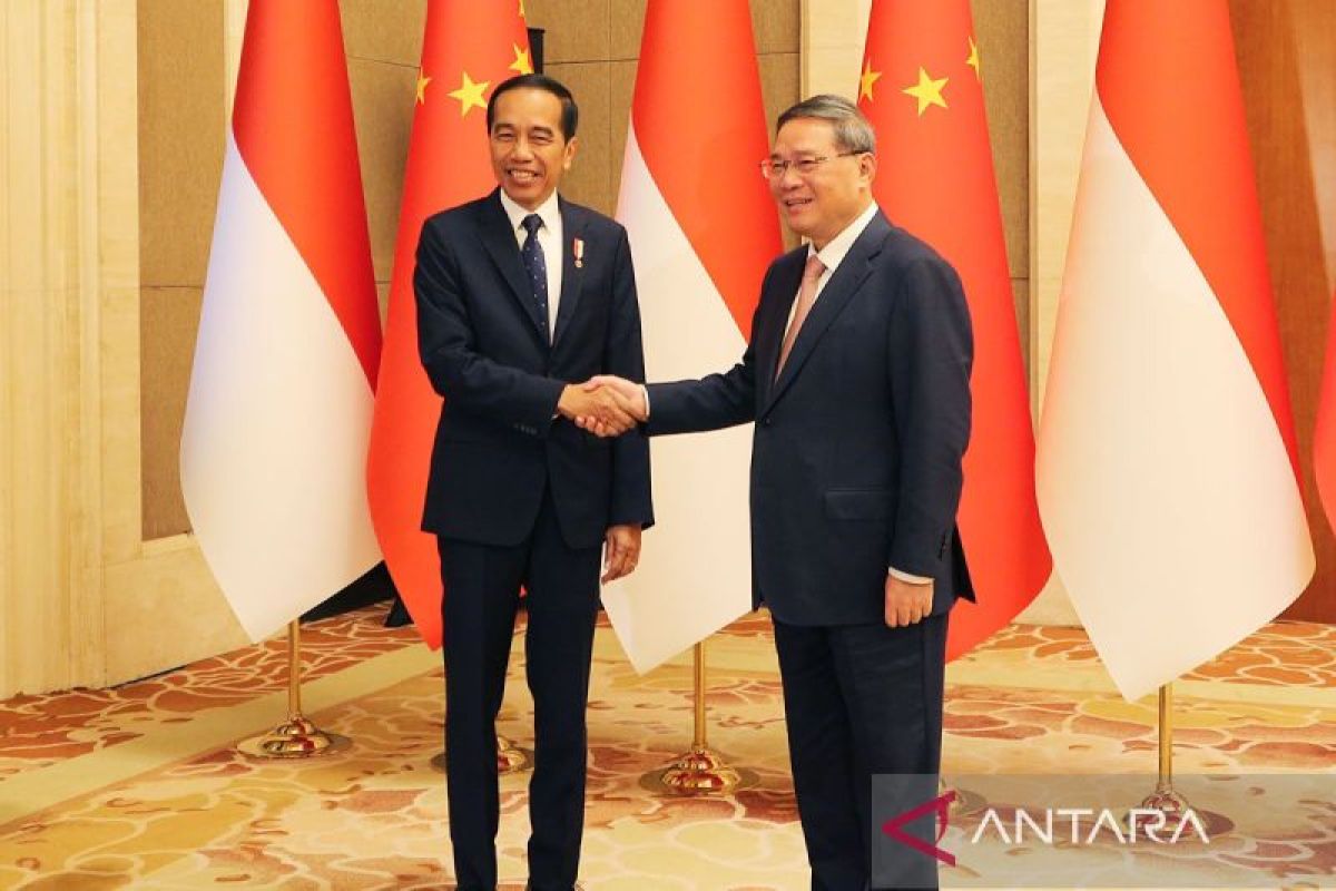 Jokowi apresiasi minat China di IKN saat bertemu PM Li Qiang