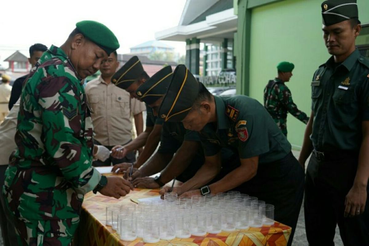 Puluhan prajurit Korem 091/ASN negatif narkoba setelah ikuti tes urine