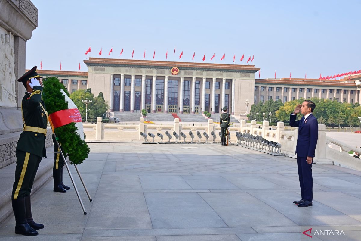 Presiden Jokowi kunjungi Monumen Pahlawan Rakyat di Beijing
