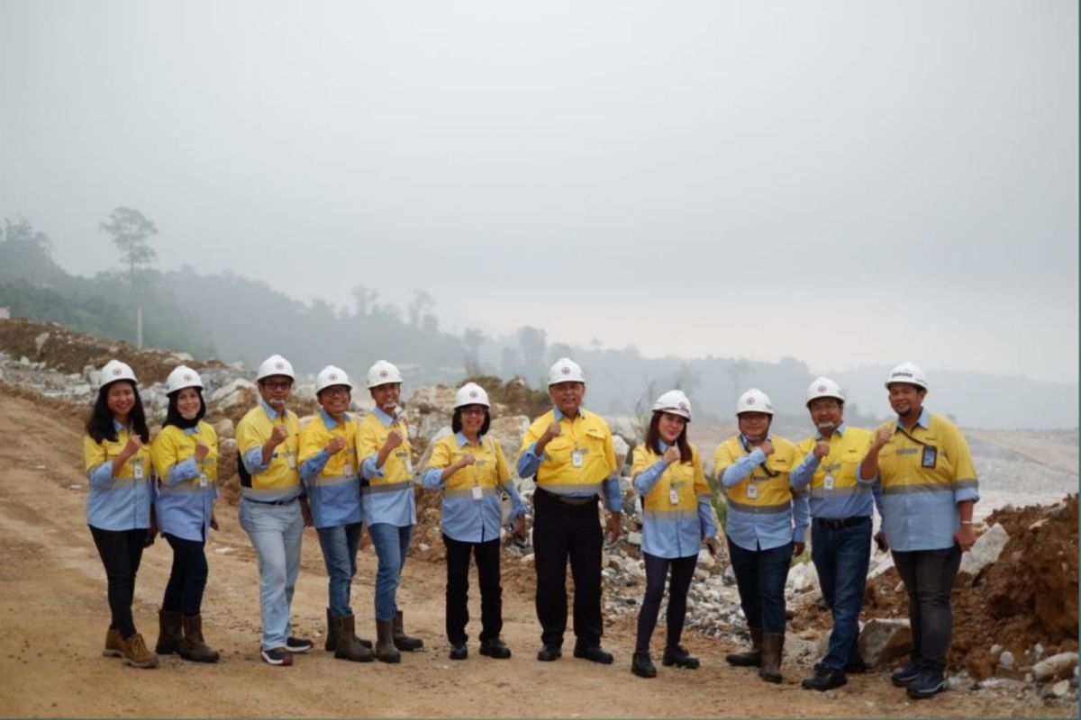 Komisaris Dahana Kunjungi Site Project Semen Padang