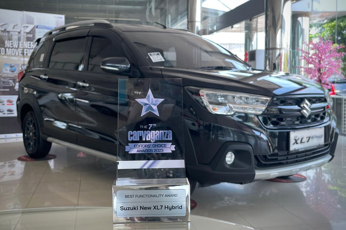 Baru 4 bulan mengaspal, Suzuki New XL7 Hybrid raih Carvaganza Award