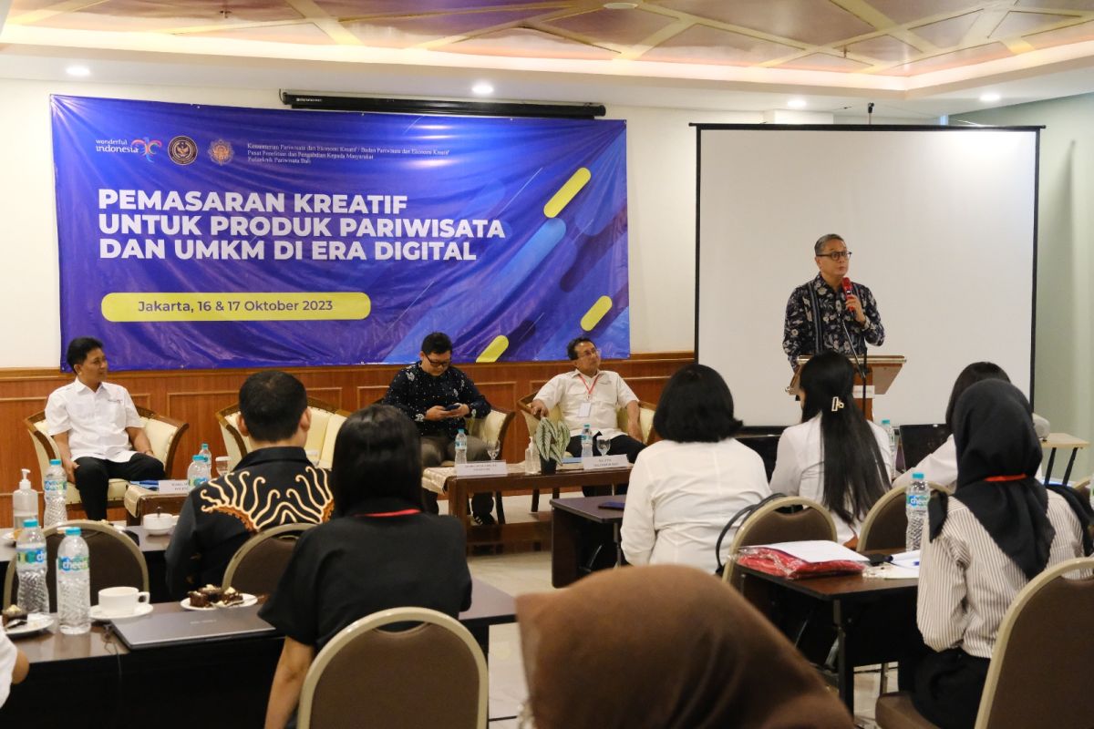 Poltekpar Bali beri bimtek pemanfaatan era digital kepada generasi muda di Jakarta Timur
