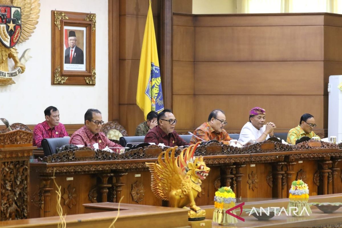 DPRD Bali mendesak Pj Gubernur kembalikan fungsi SMAN Bali Mandara