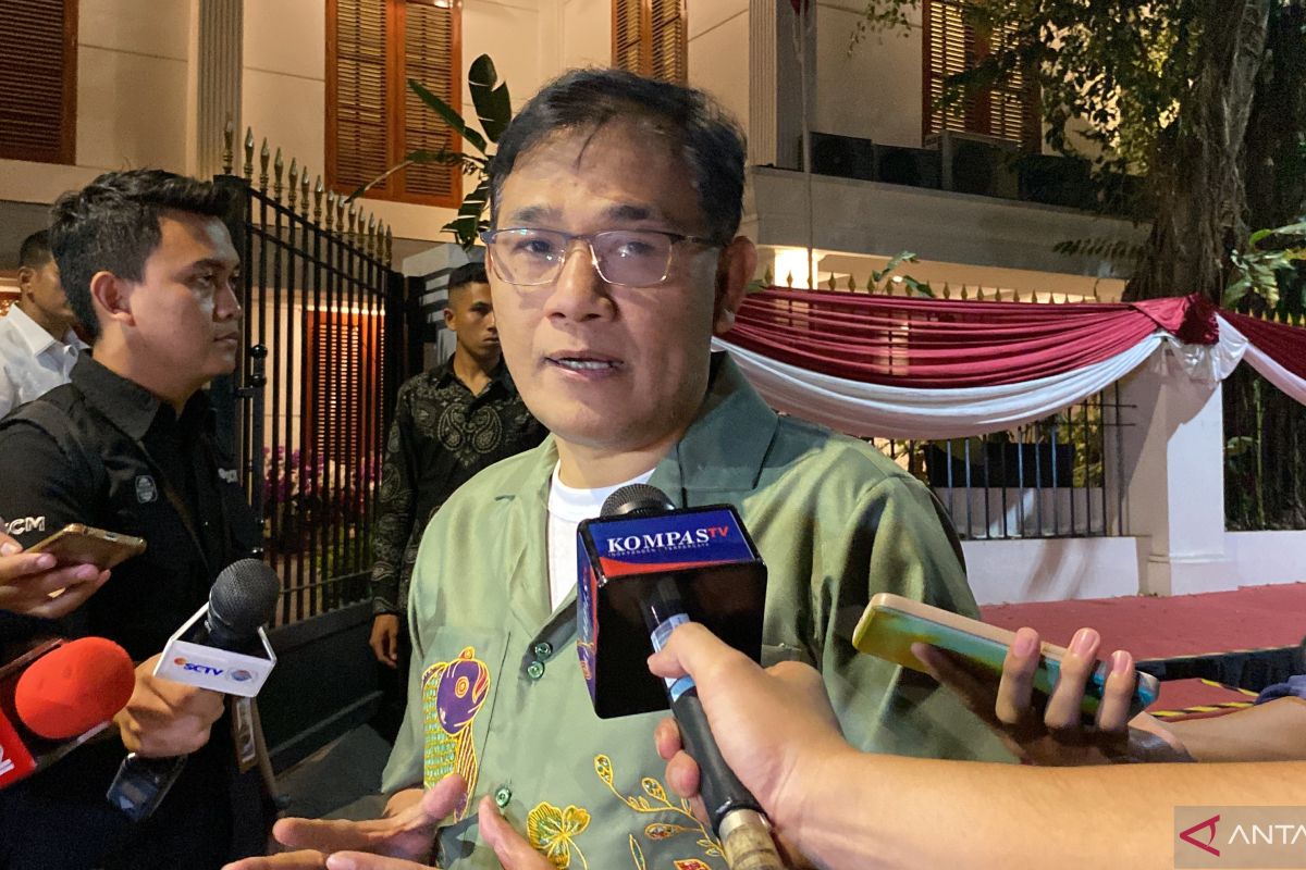 Budiman Sudjatmiko: Prabowo mesti izin kepada Megawati terkait Gibran