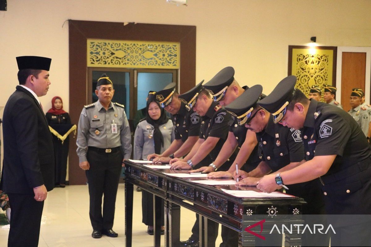 Kakanwil Kemenkumham Riau lantik 53 pejabat, siapa saja?