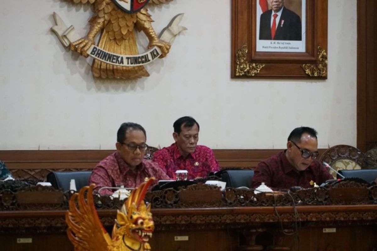 Pj Gubernur Bali: Intensifkan pengelolaan sampah berbasis sumber