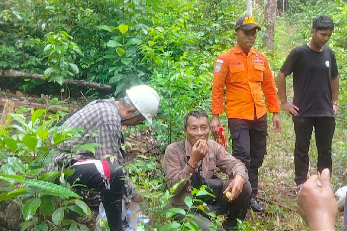 Tim SAR Kabupaten Berau  temukan anggota poktan tersesat di hutan