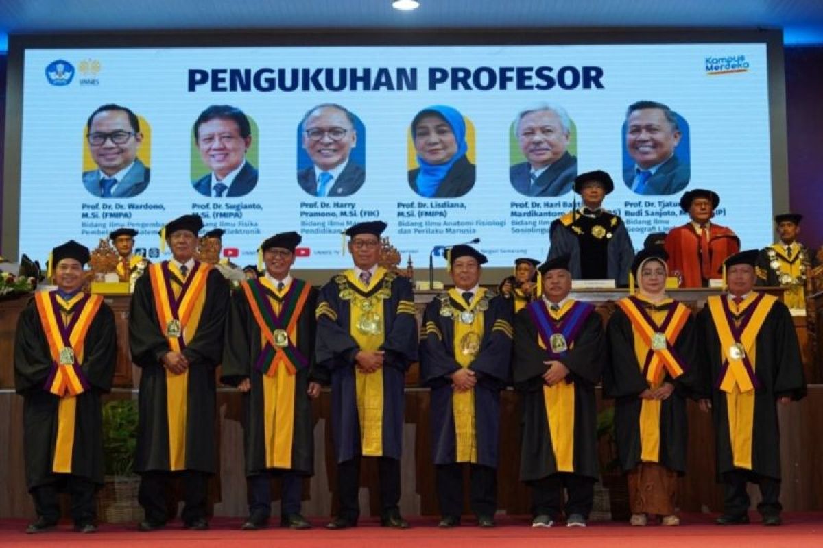 Unnes kukuhkan enam guru besar baru