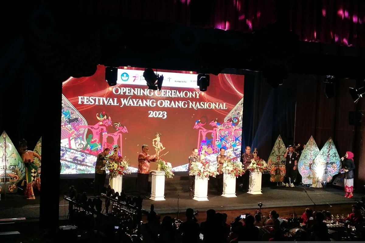 Delapan kelompok wayang orang berbagai  daerah tampil di Semarang