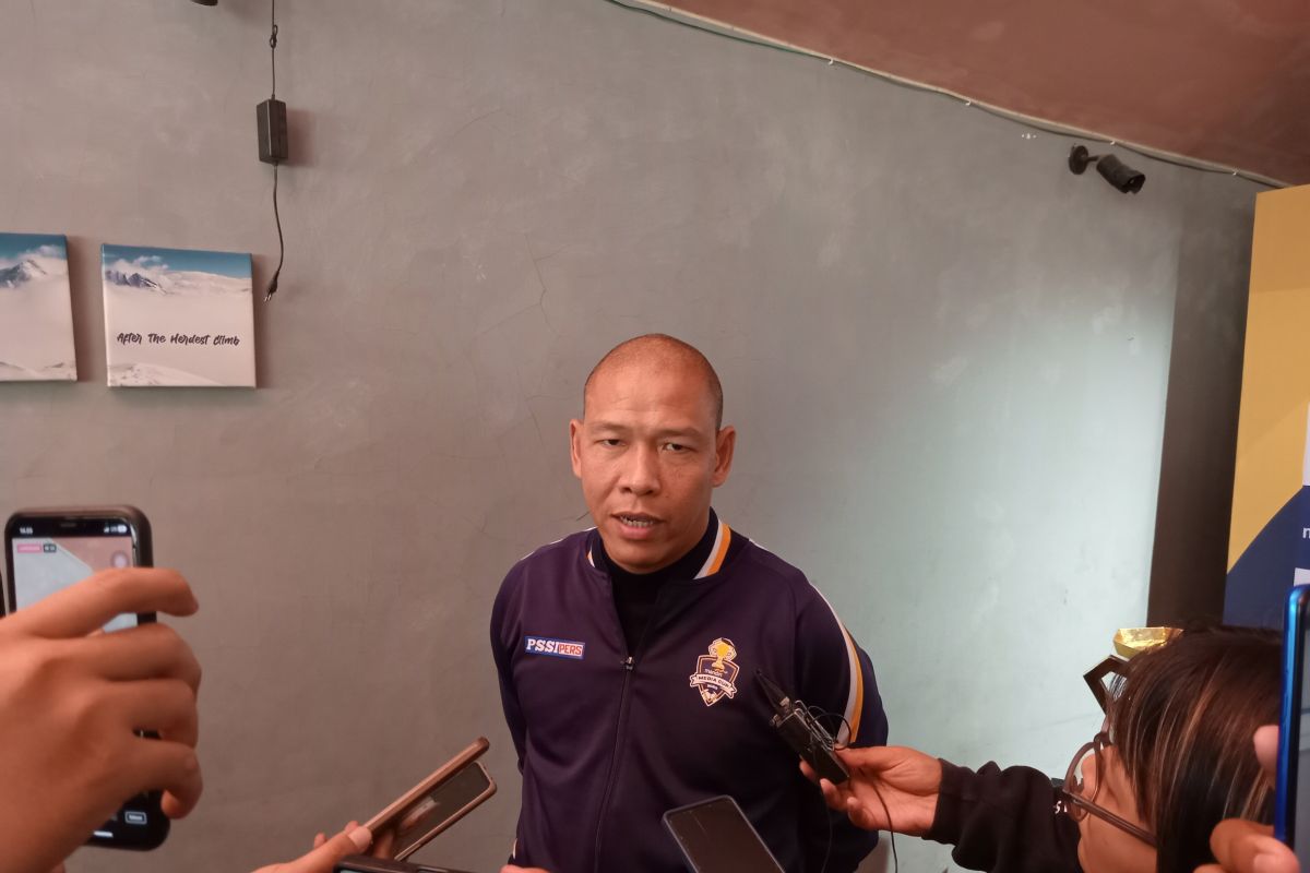 Nova Arianto harap pemimpin terpilih terus bangun sepak bola Indonesia
