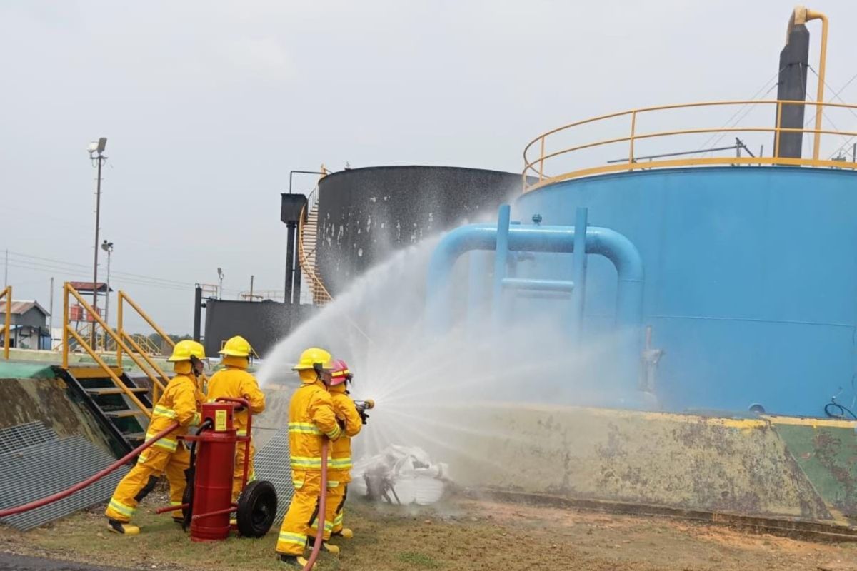 PHR WK Rokan simulasi tanggap darurat dan evakuasi korban