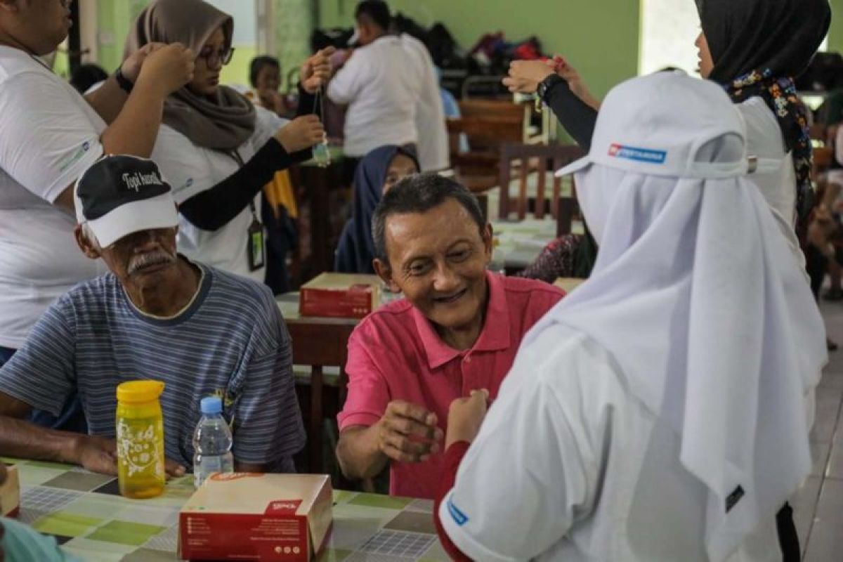 Pertamina Jatimbalinus gelar bakti sosial lintas generasi peringati 