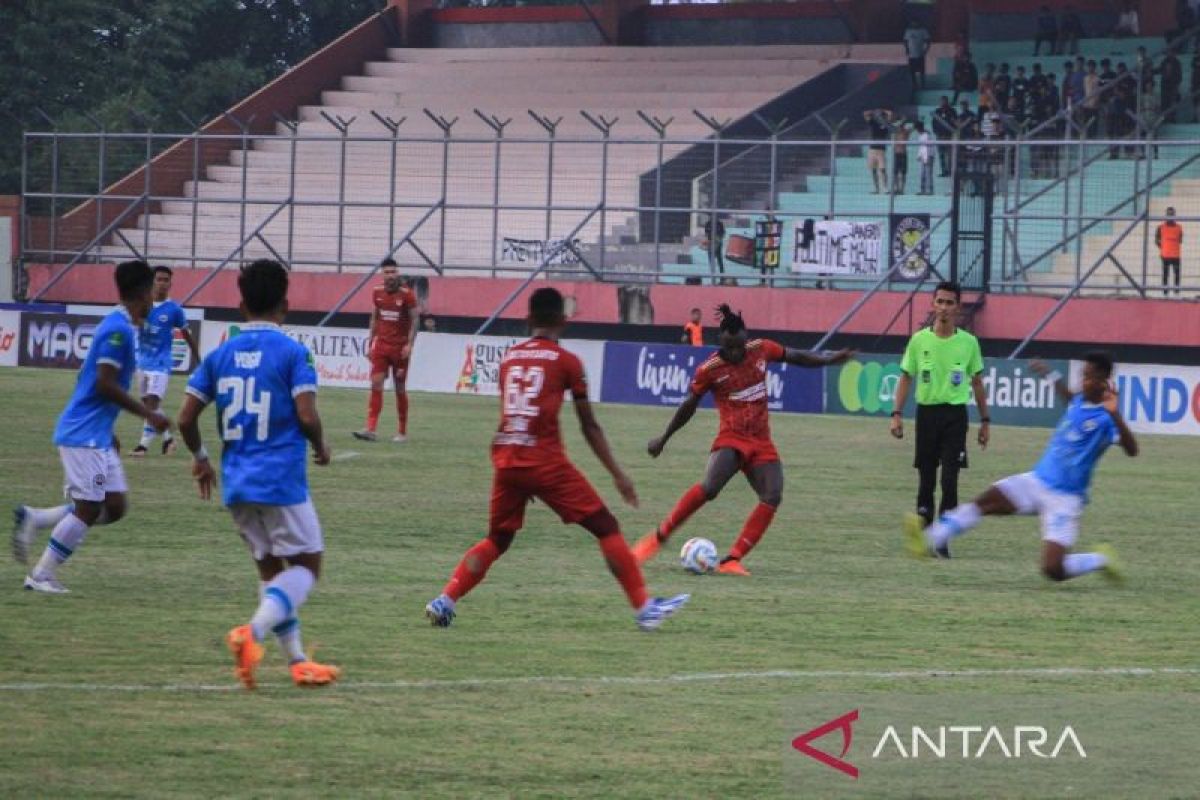 Sulut United tumbang dari Kalteng Putra 1-4  di Stadion Tuah Pahoe