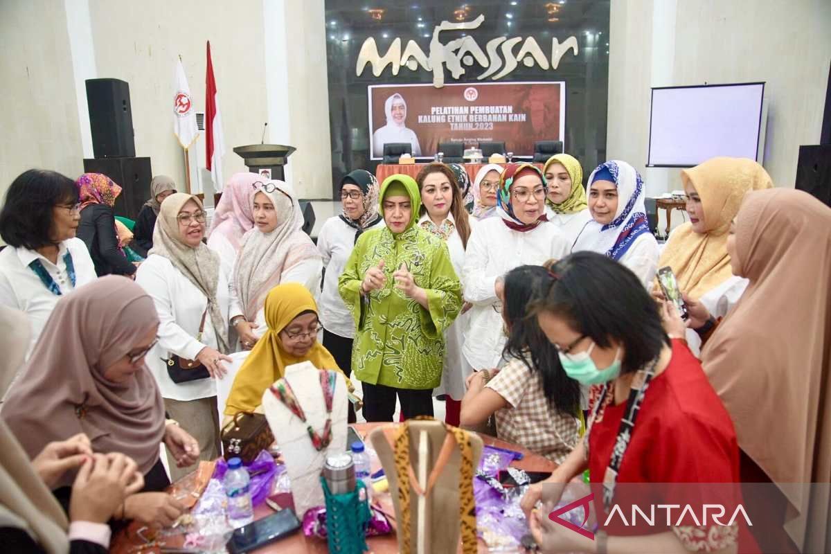 Dekranasda Kota Makassar dorong kreativitas perempuan melalui pelatihan