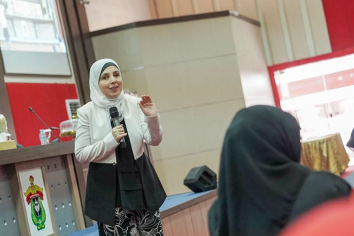 Disability Center of Hasanuddin University Holds a Public Lecture Presenting Special Advisor on International Disability Rights Bureau of Democracy