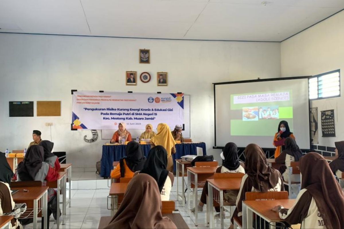 Unja edukasi gizi remaja putri di SMA Negeri 15 Muaro Jambi