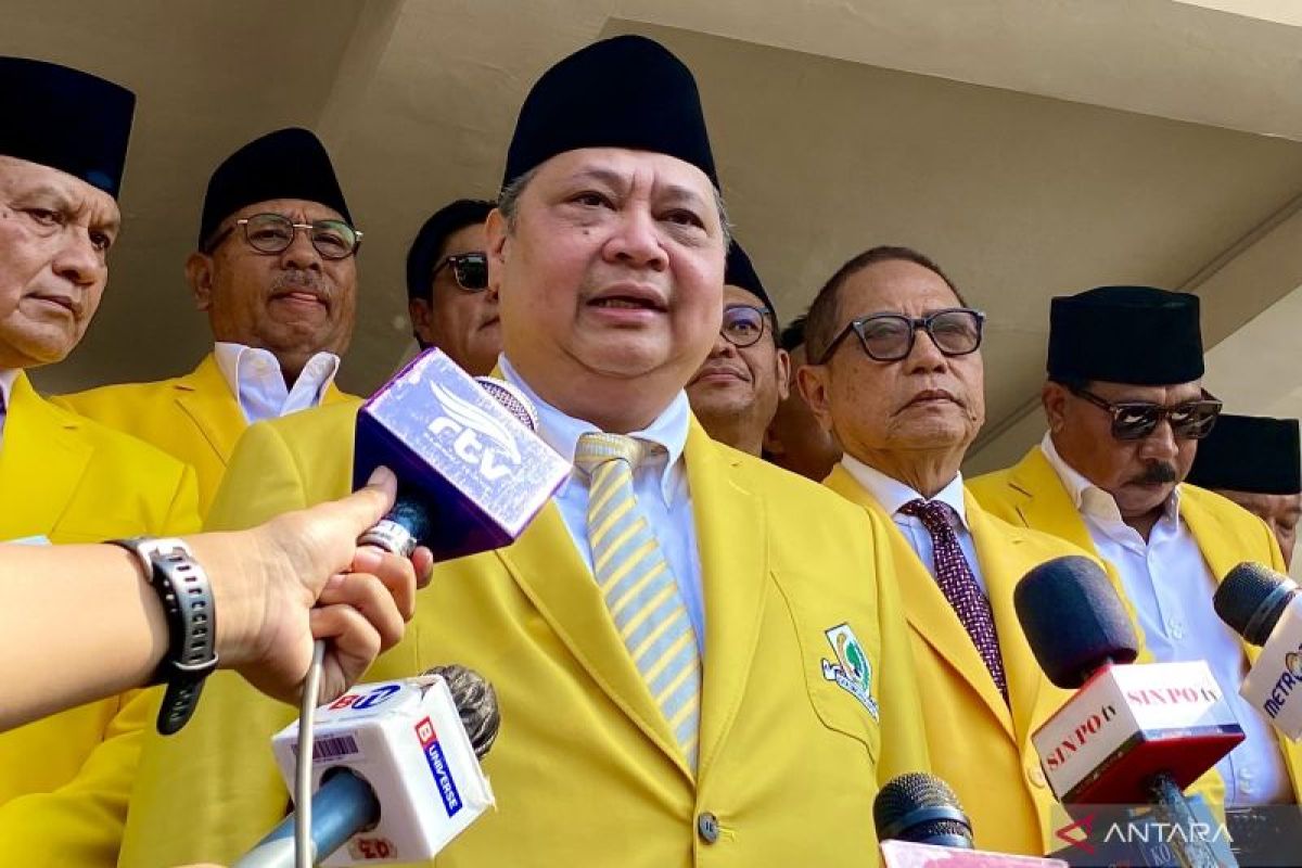 Ketum Golkar Airlangga sebut belum bahas kursi menteri dengan Prabowo Subianto