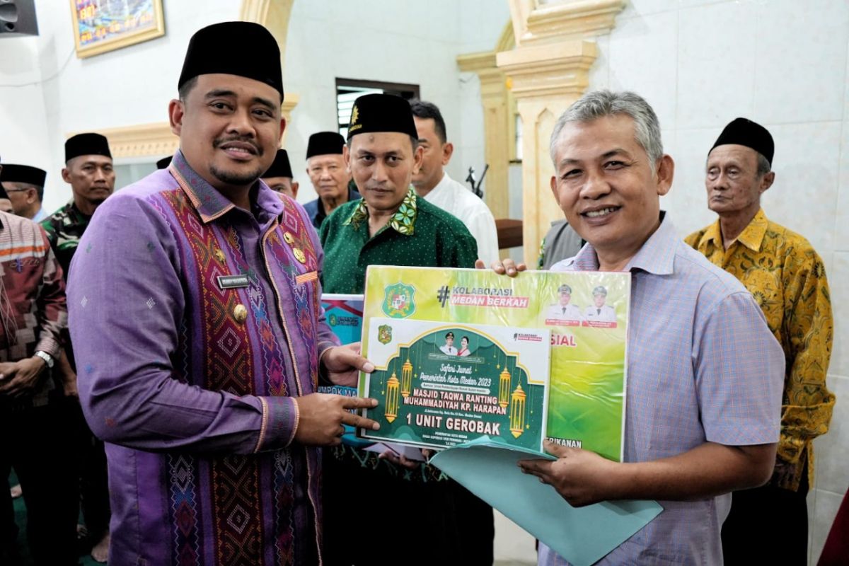 Wali Kota Medan ingin masyarakat sekitar Masjid Mandiri tidak kekurangan