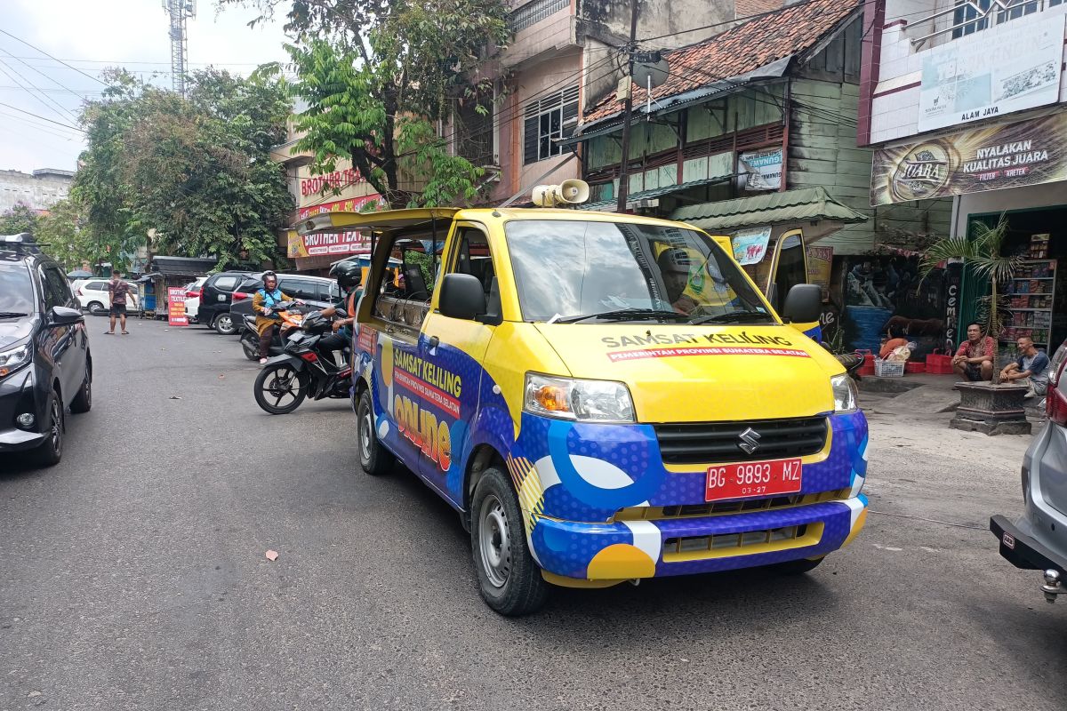 Dua tim Samsat OKU kunjungi rumah penunggak pajak kendaraan