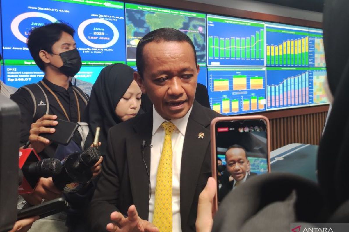 Menteri Bahlil: Tiga tahun berturut-turut investasi luar Jawa lampaui Jawa
