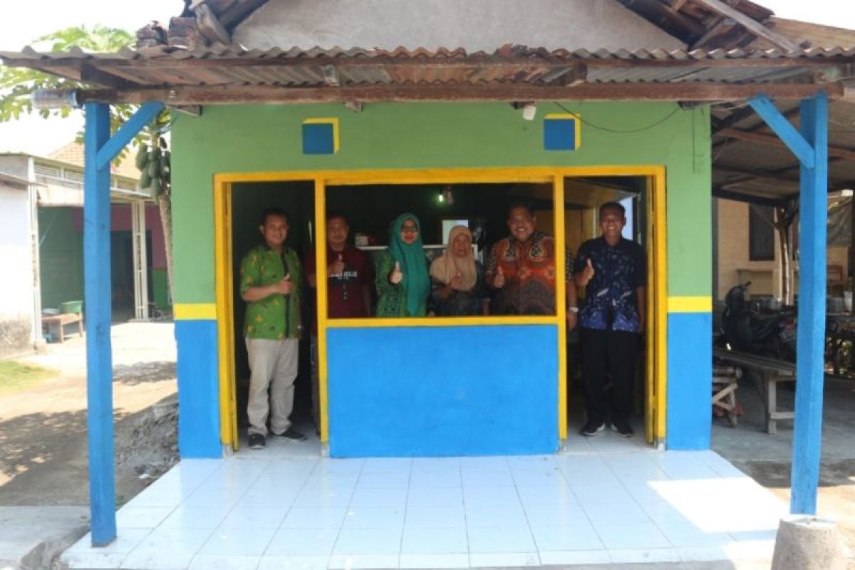 Pemkab Sidoarjo renovasi 410 warung rakyat