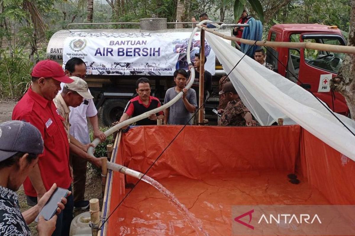 BPBD: Penyaluran bantuan air bersih di Banyumas masih  berlanjut