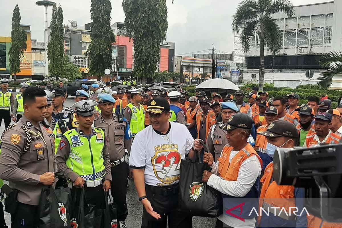 Alumni Akabri 1991 bagikan ribuan paket sembako kepada masyarakat