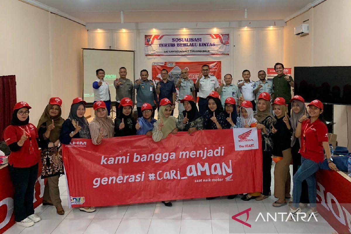 AKA-II gelar safety riding, karyawan dan PHL diedukasi cara berkendara yang baik