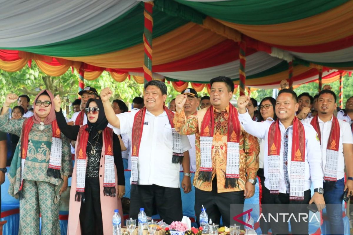 LPM Samosir dilantik, Bupati minta pengurus sinkronkan program kerja majukan masyarakat desa