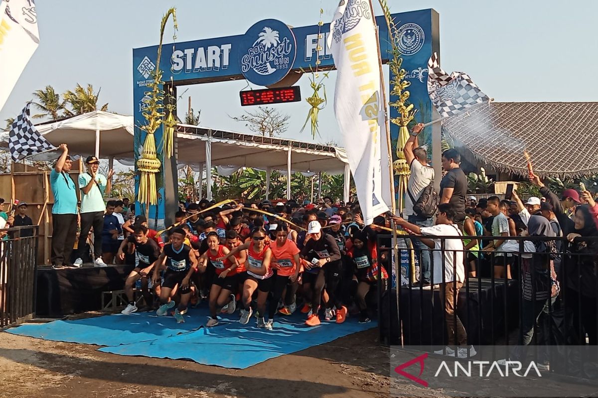 BOB Kemenparekraf mendukung sport tourism dengan Sunset Run pantai Bantul