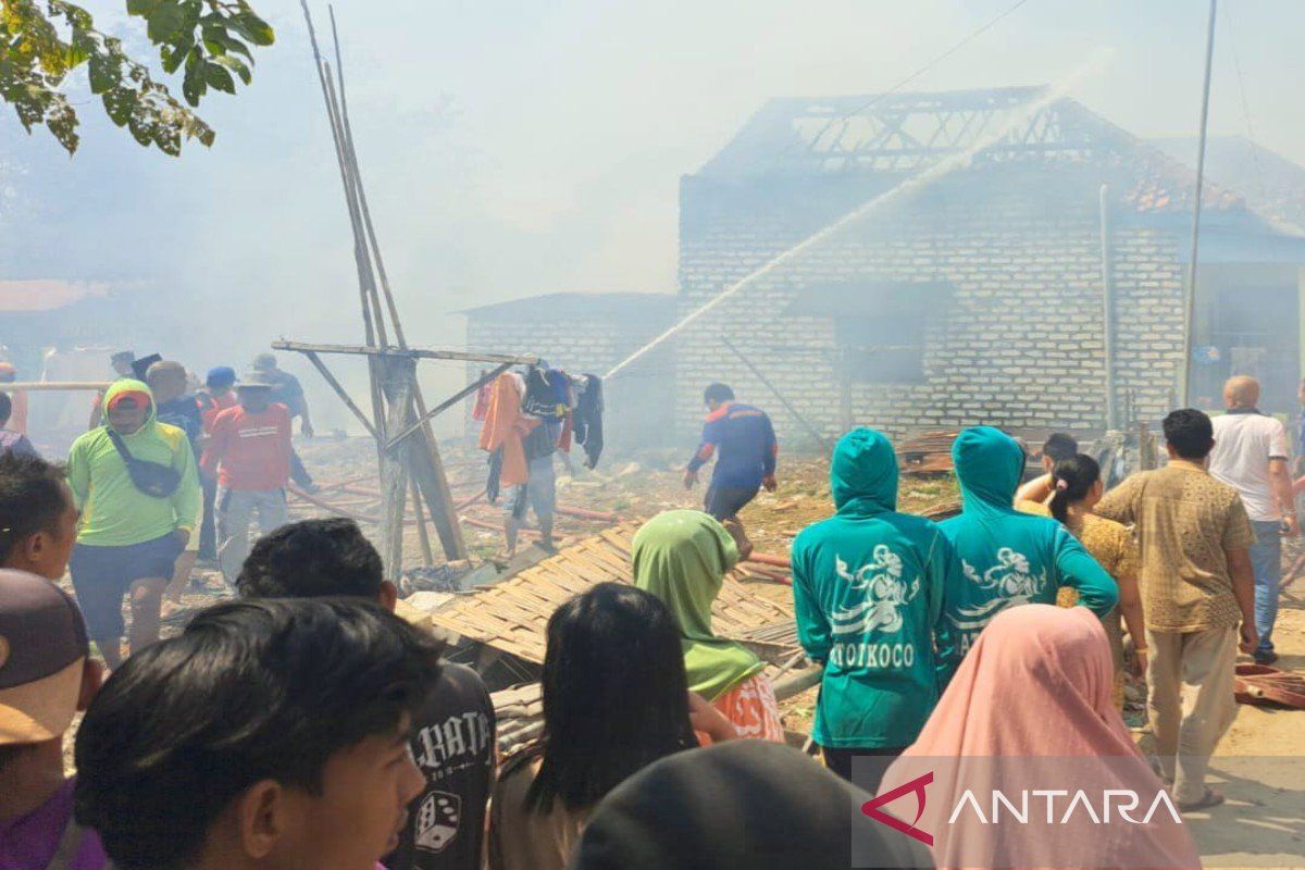 Tiga rumah warga di Kalianget Sumenep terbakar
