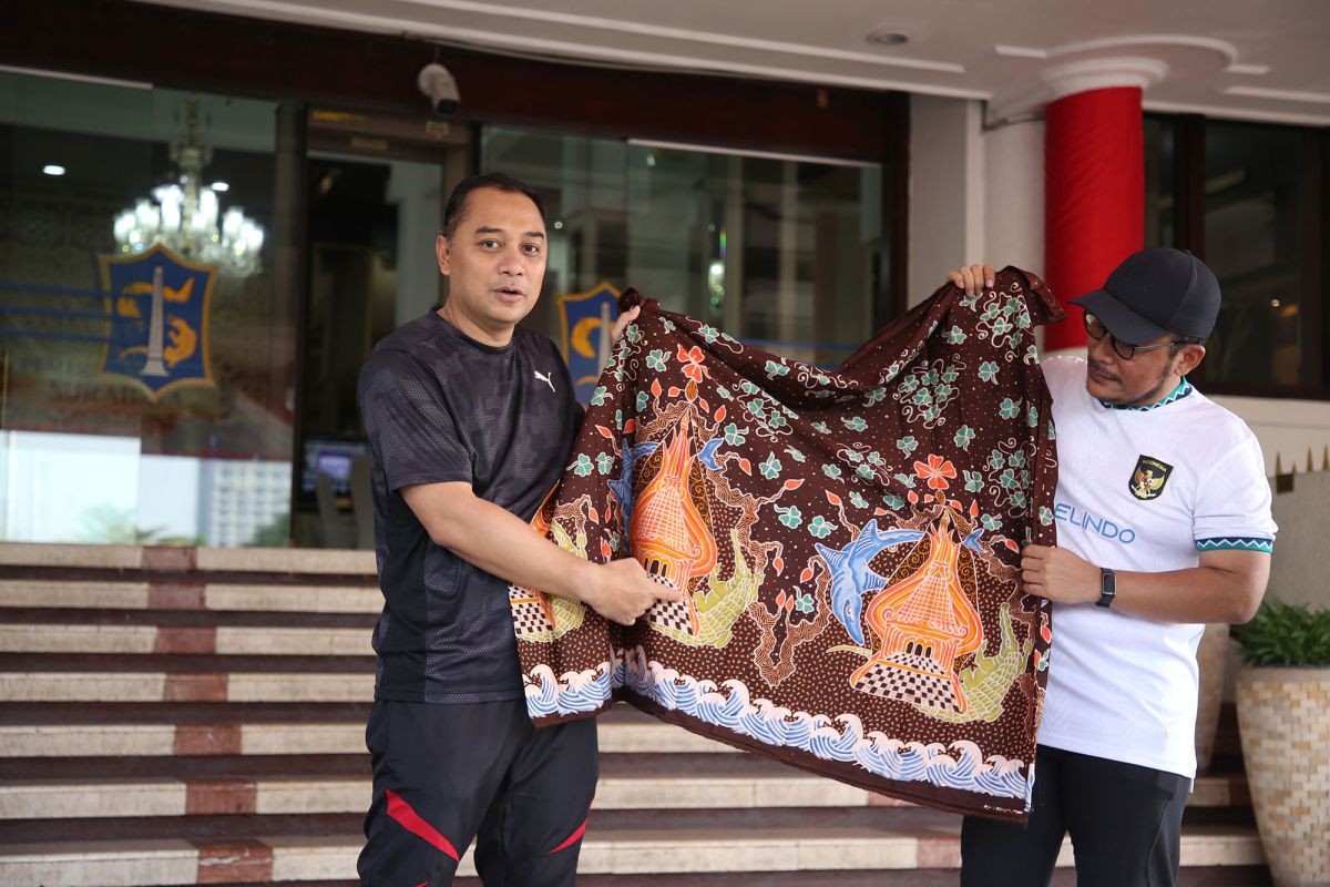 Cak Eri promosikan batik motif Surabaya maritim