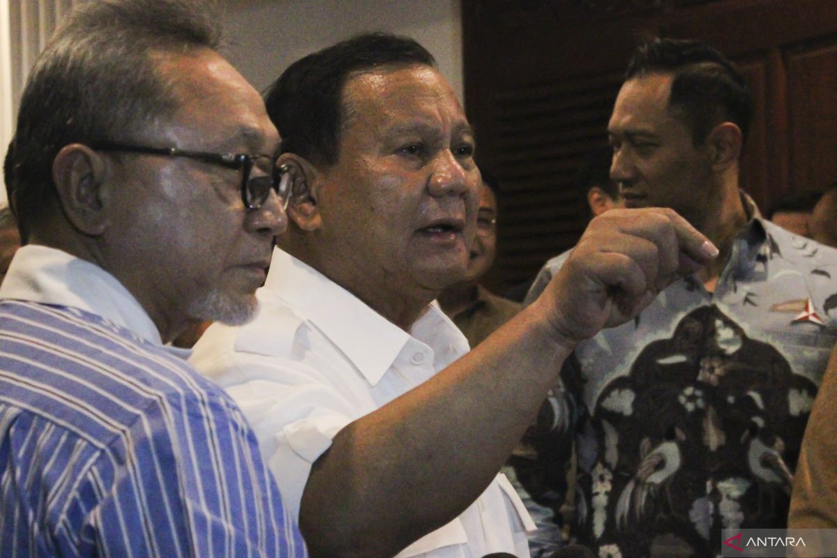 Kemarin, Prabowo umumkan Gibran hingga Ganjar-Mahfud tes kesehatan