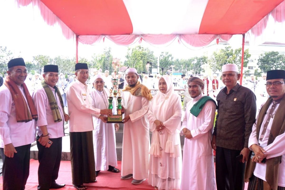 Pemkab Pasaman Barat harapkan perilaku santri kedepankan nilai agama