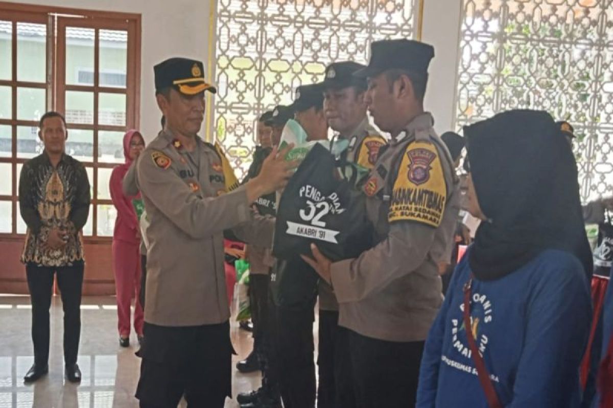 Polres Sukamara salurkan 700 paket sembako dari Akabri 91