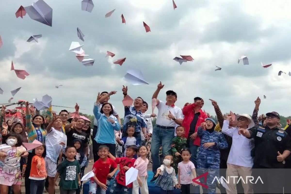 Gebyar Dirgantara momen kenalkan olahraga dirgantara ke masyarakat Kobar