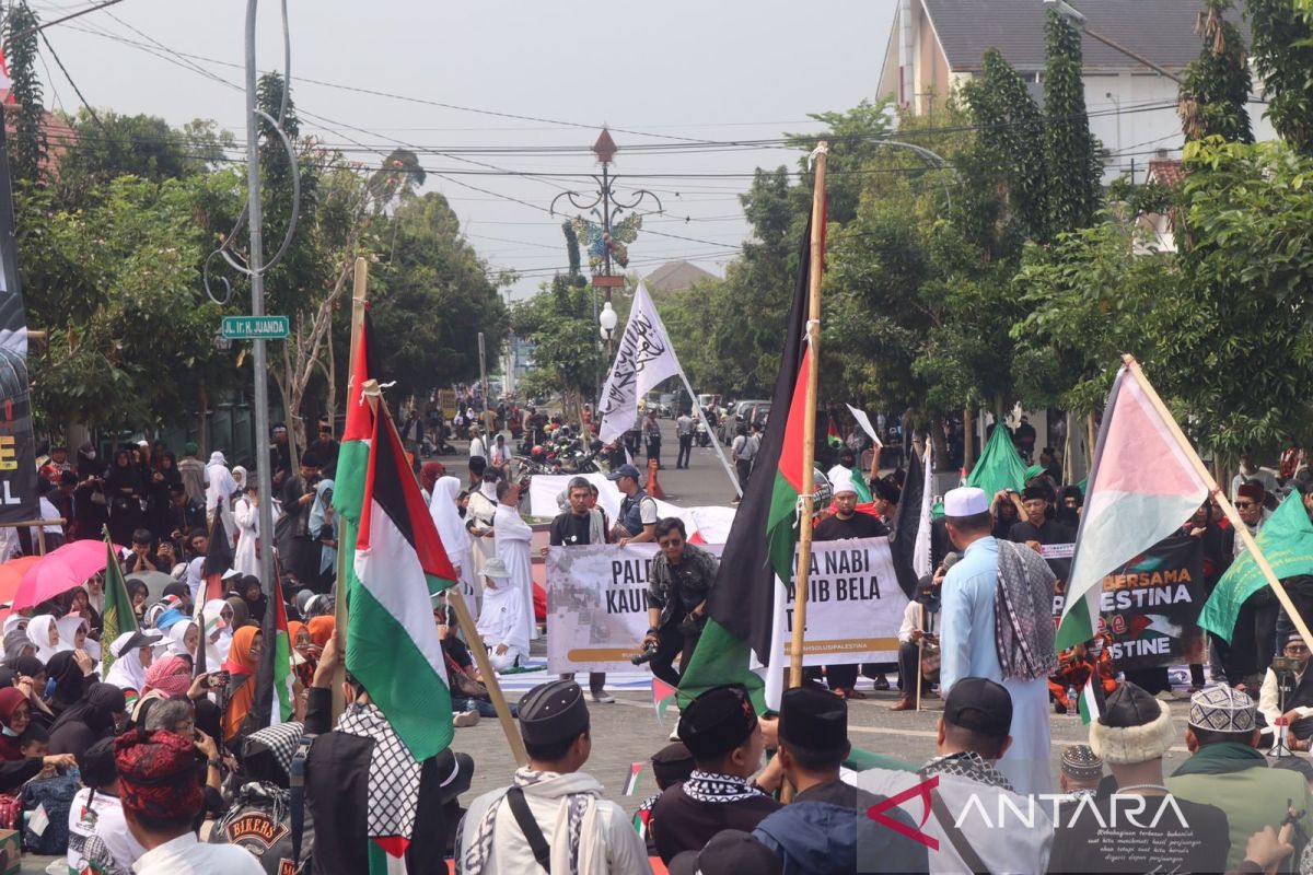 Polres Sukabumi Kota kawal aksi solidaritas bela Palestina