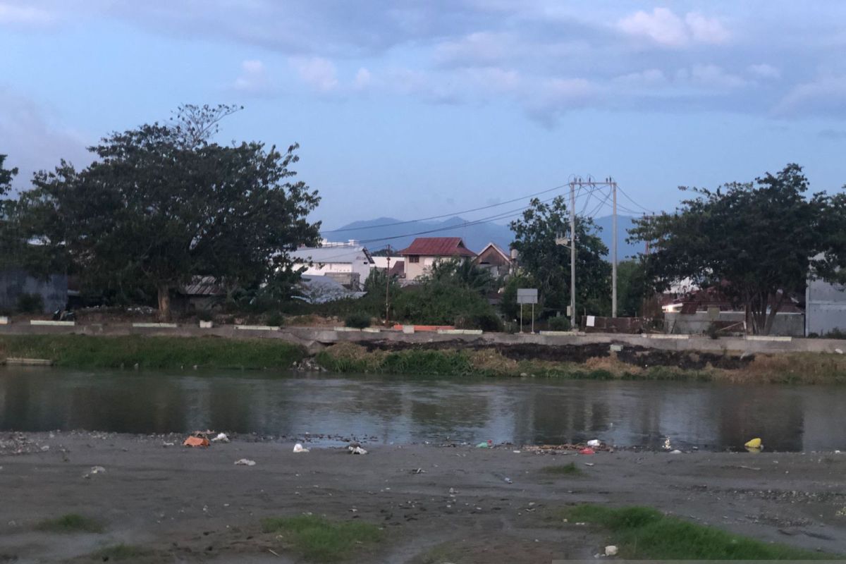 Sungai Palu alami surut yang drastis