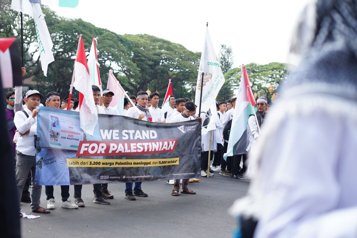 Dompet Dhuafa Jawa Timur bersama ribuan massa gelar aksi bela Palestina