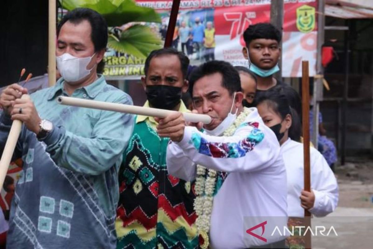 Banjarmasin owns 26 traditional game villages