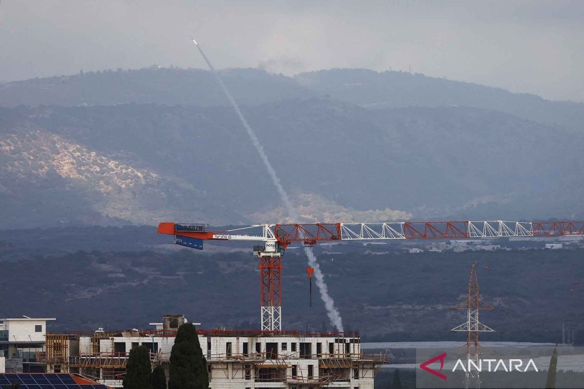 Pertempuran berkobar, Israel serang dua kelompok pejuang Hizbullah di Lebanon