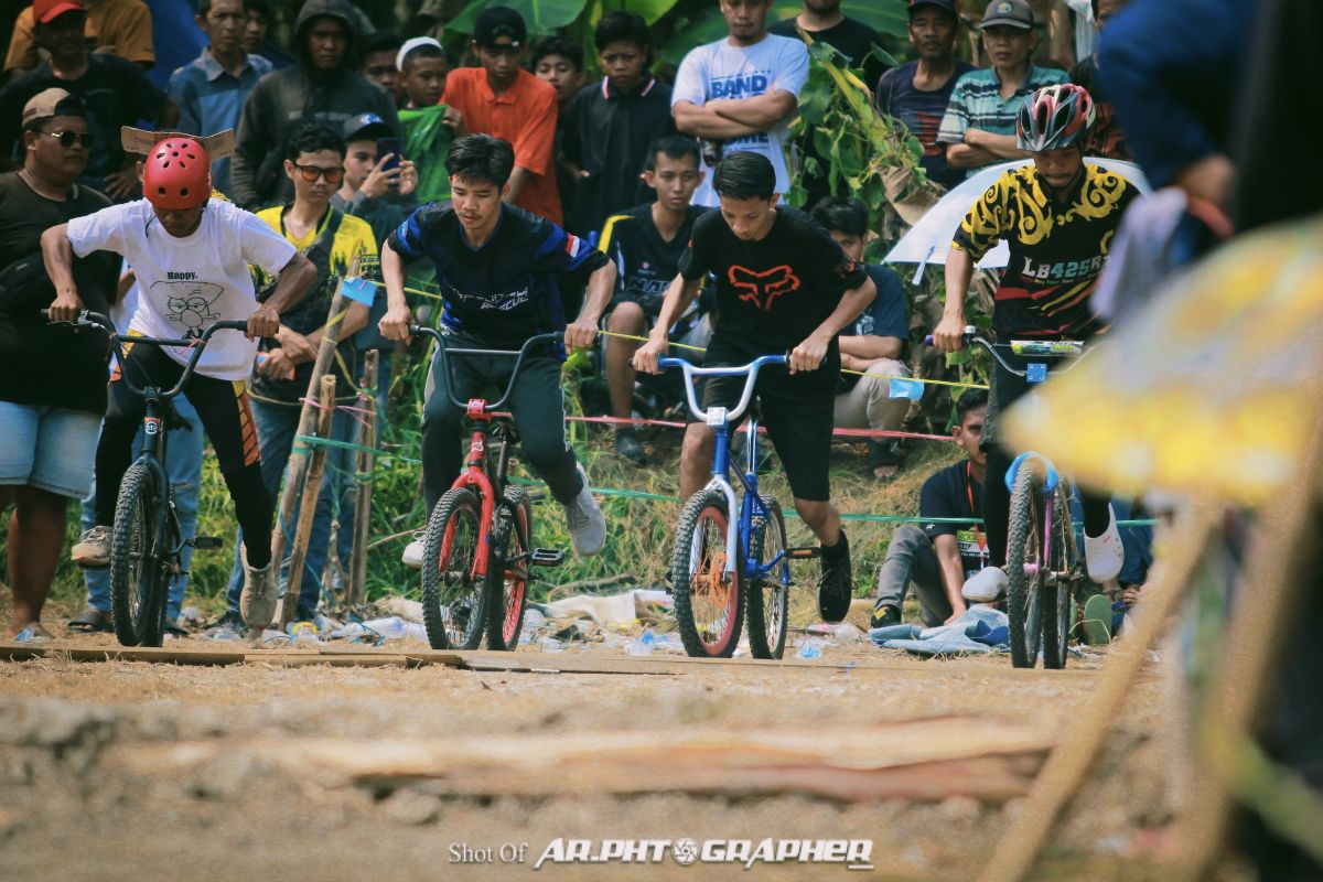 Ratusan peserta ikuti kejuaraan balap sepeda di HSU