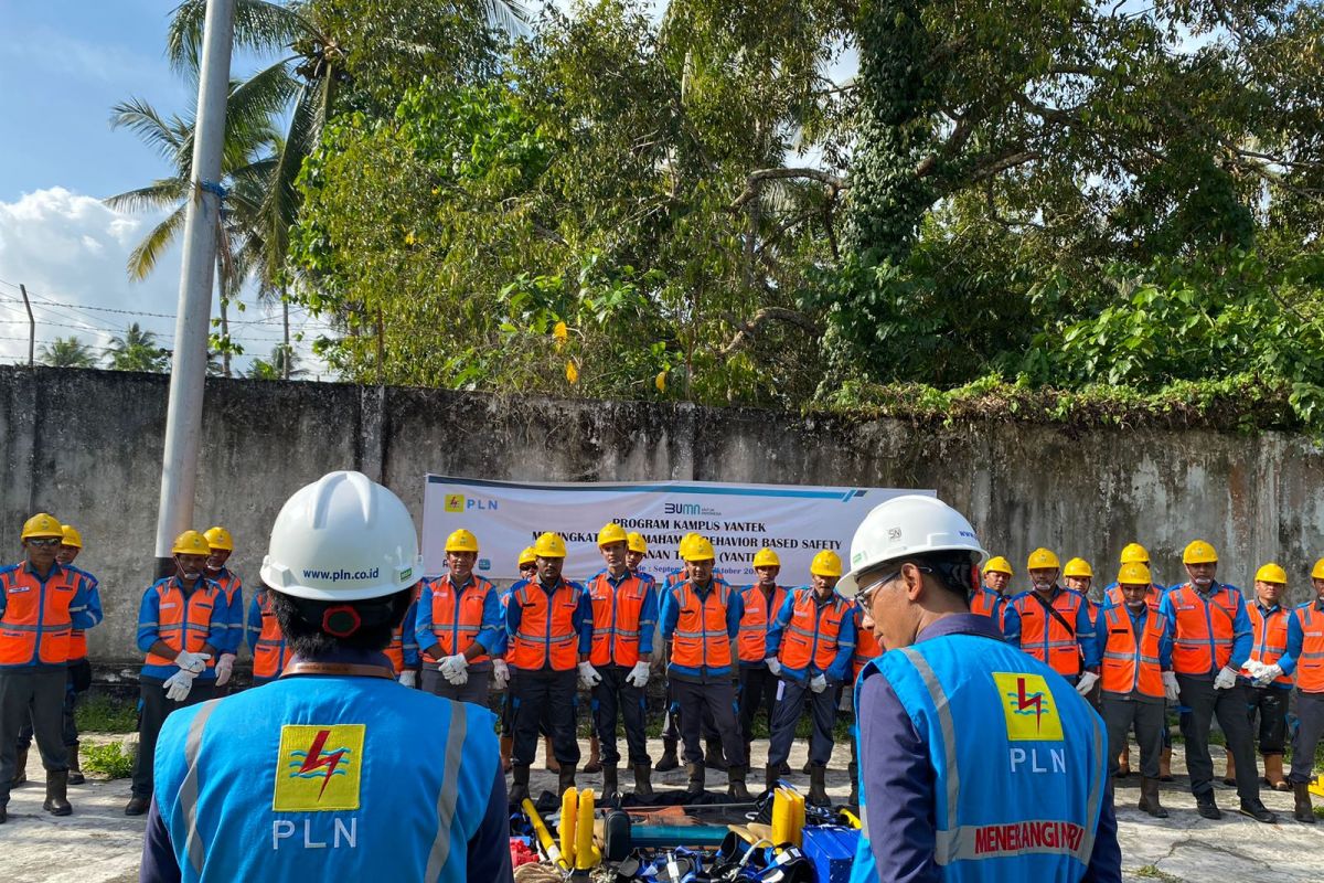 PLN UP3 Masohi Maluku  tingkatkan kompetensi petugas pelayanan teknik