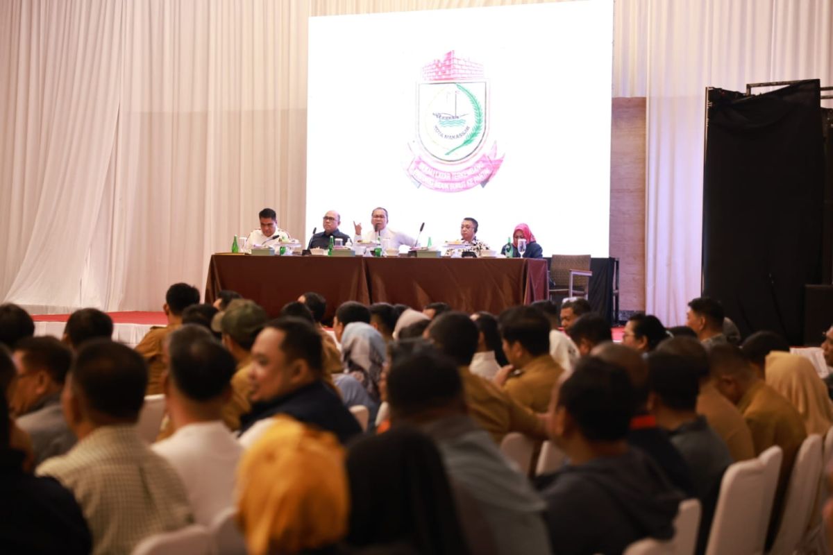 Pemkot Makassar menyiapkan 10 tandon per kelurahan penuhi air bersih